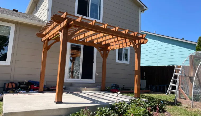 Backyard pergola & patio
