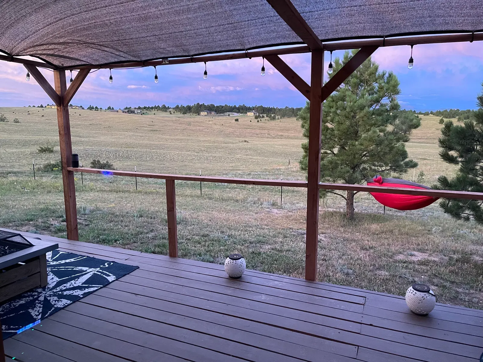 Covered deck & hot tub — photo 2 of 4