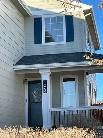 Exterior & front porch — photo 3 of 4