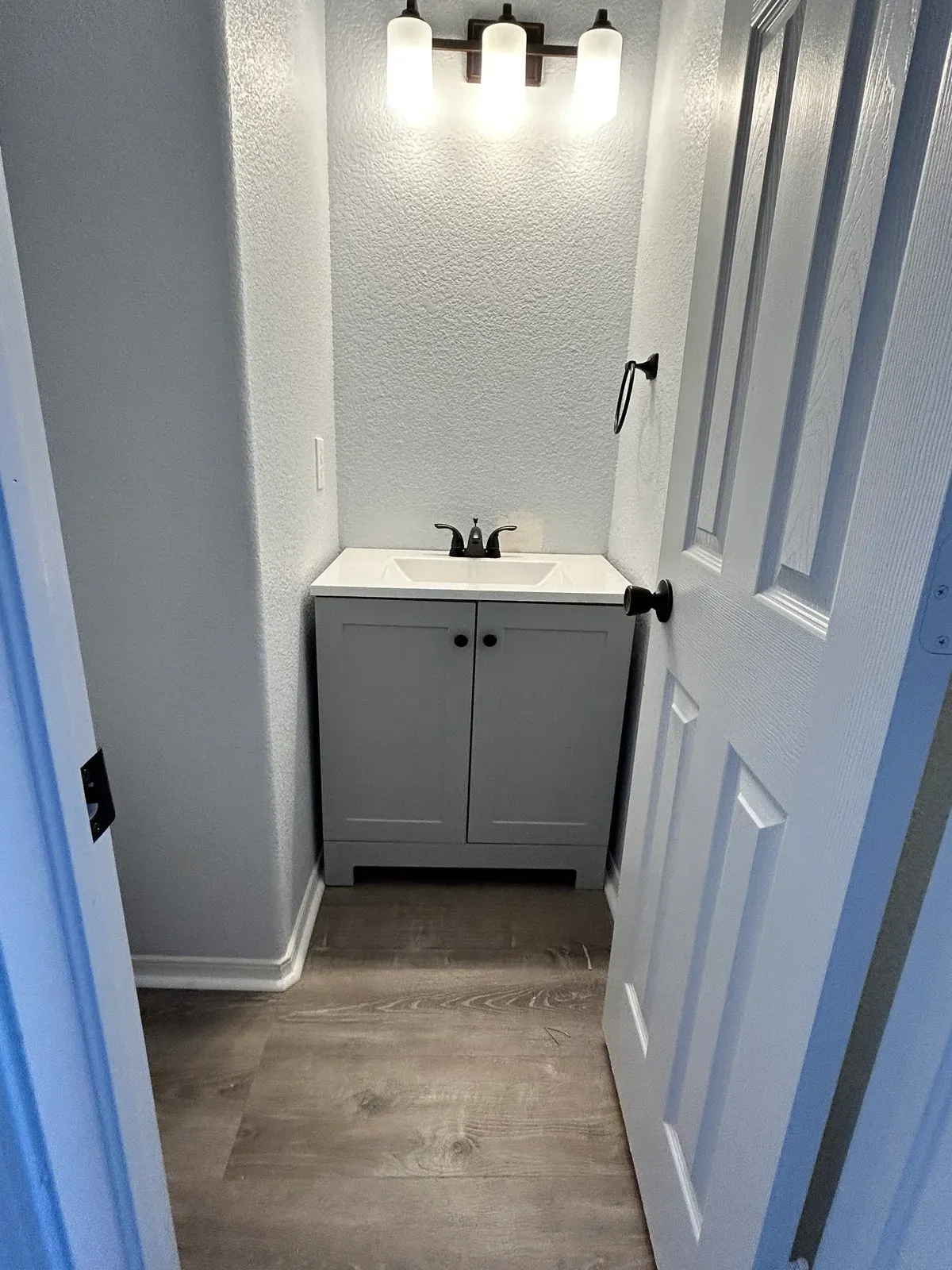 Garage finish & storage — photo 3 of 3