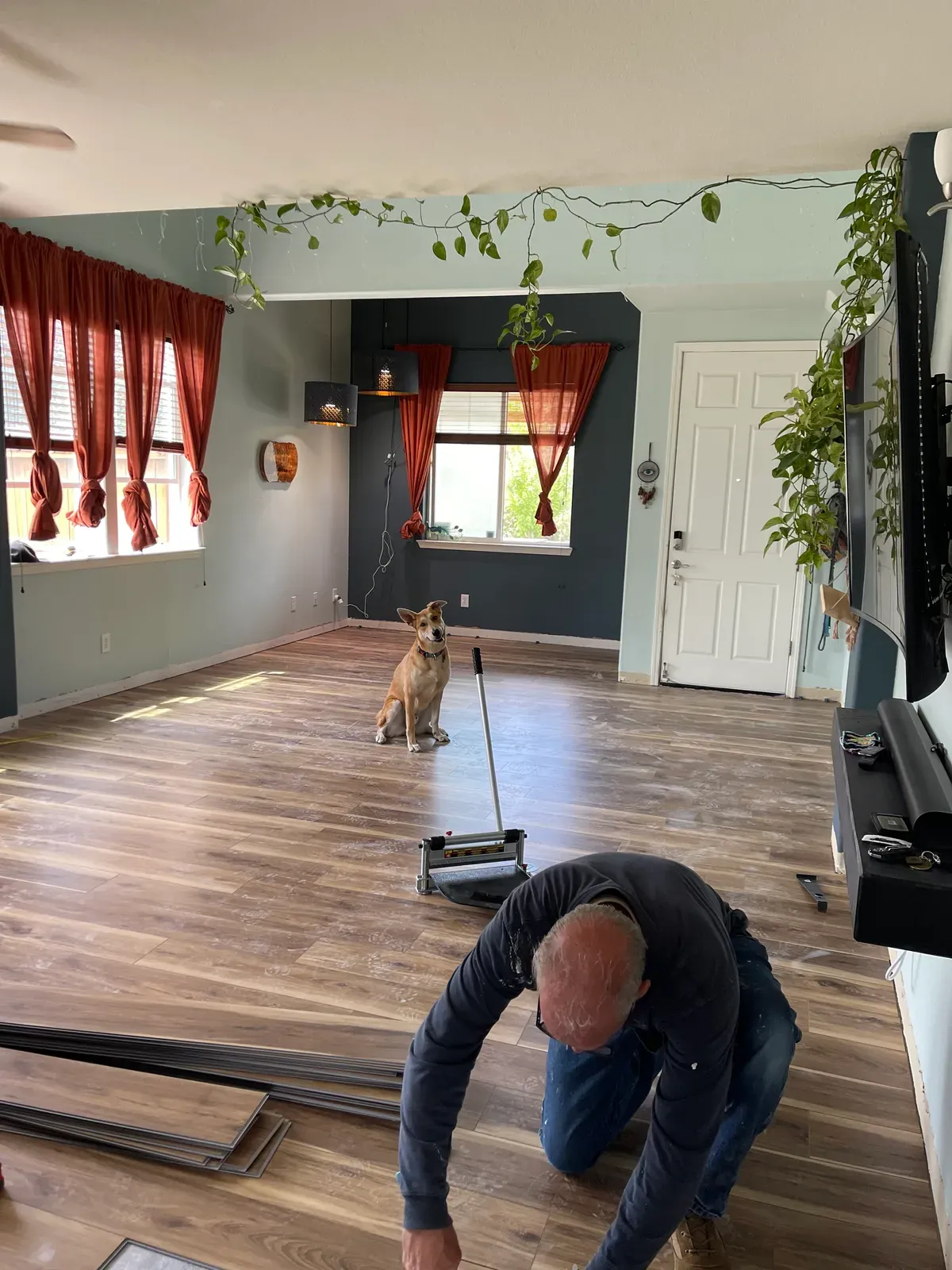 Stone accent & interior — photo 4 of 4