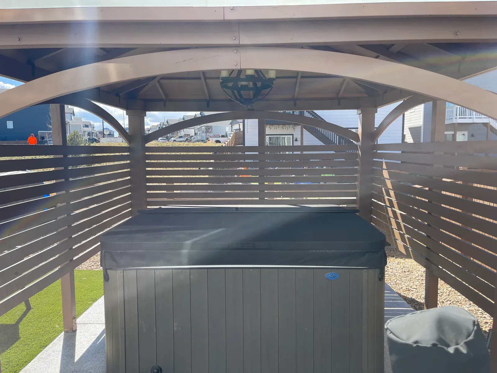 Covered deck & hot tub — photo 4 of 4