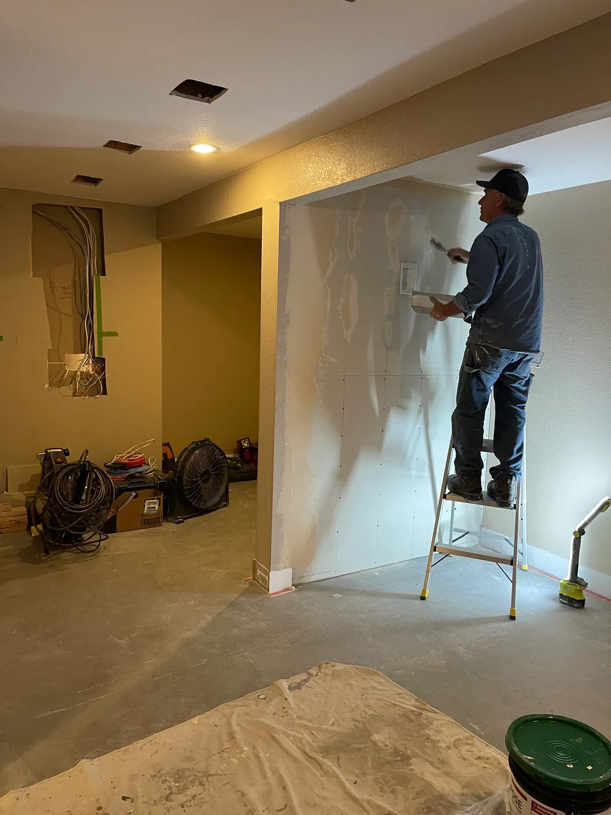 Finished basement — photo 4 of 7